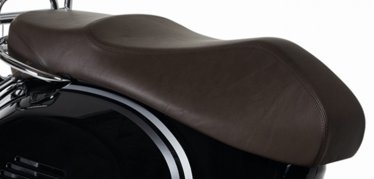 Original Sitzbank für Vespa GTS Echtleder braun