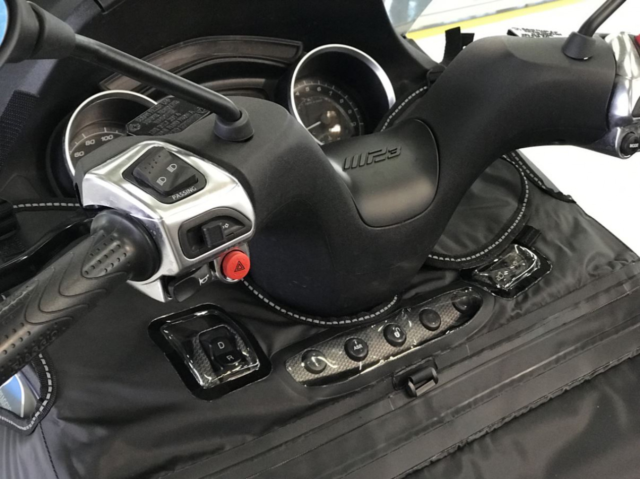 Beinschutzdecke für Piaggio MP3 Original